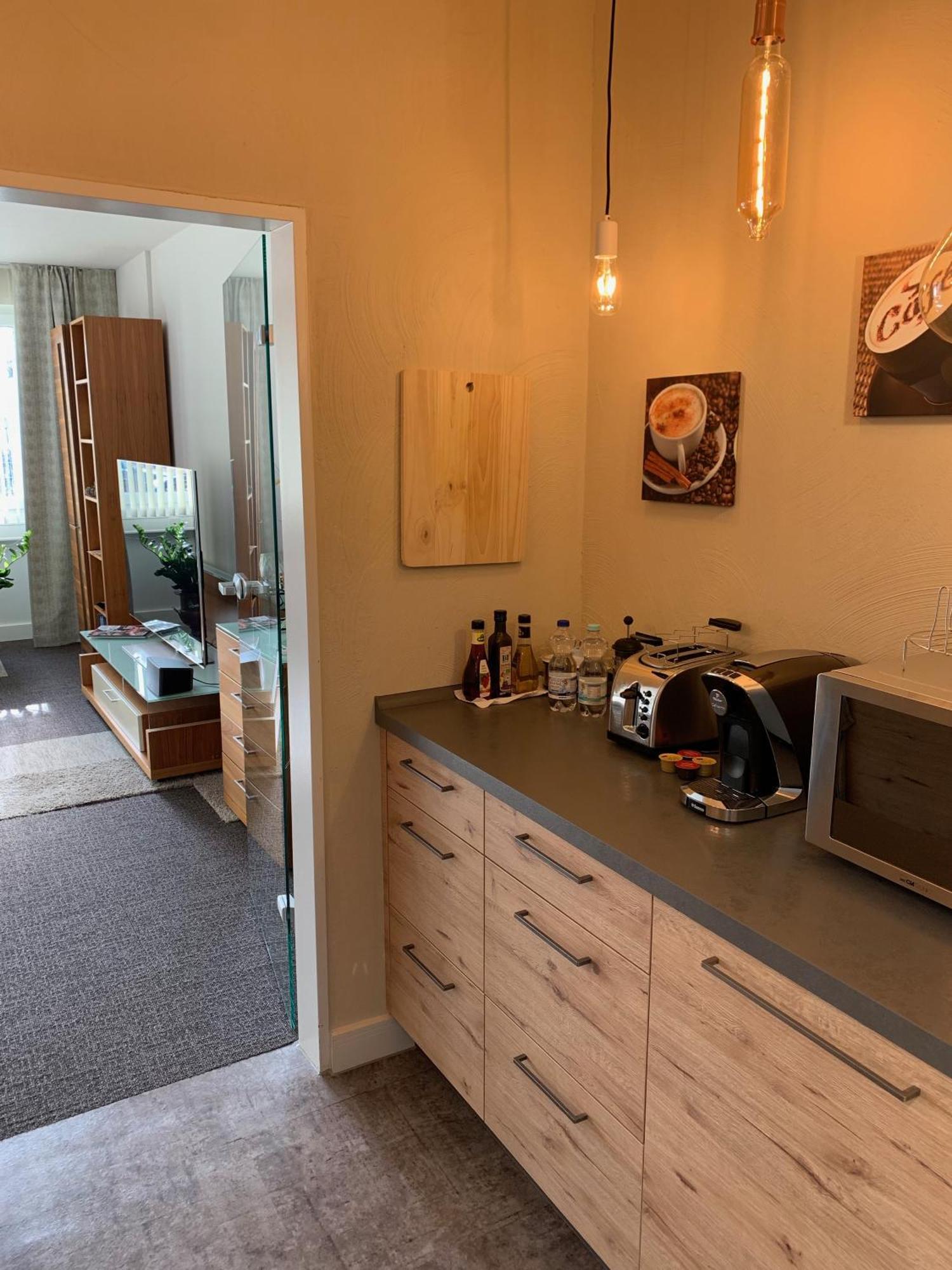 Besotel Erkrath- Schicke Oder Zentral Naehe Bahnhof Und Autobahn Im Neandertal Mit Glasfaser Wlan Und Freies Parken Apartment