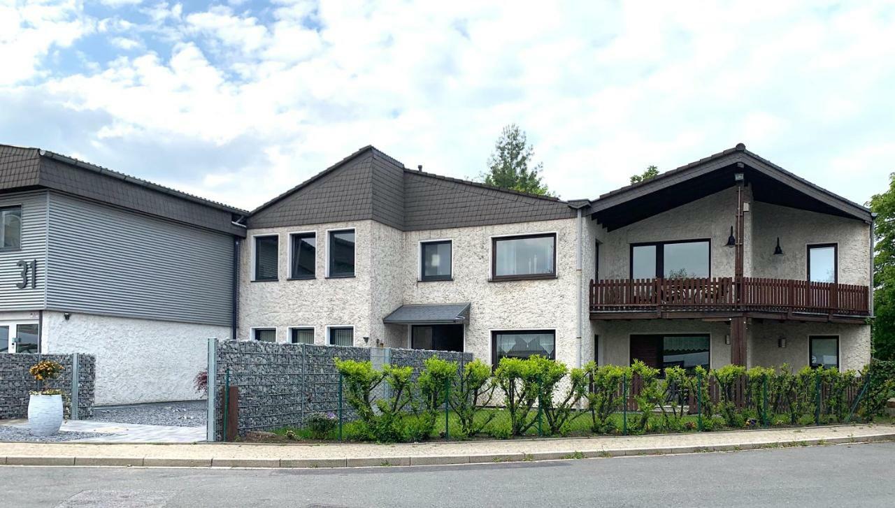 Besotel Erkrath- Schicke Oder Zentral Naehe Bahnhof Und Autobahn Im Neandertal Mit Glasfaser Wlan Und Freies Parken Apartment